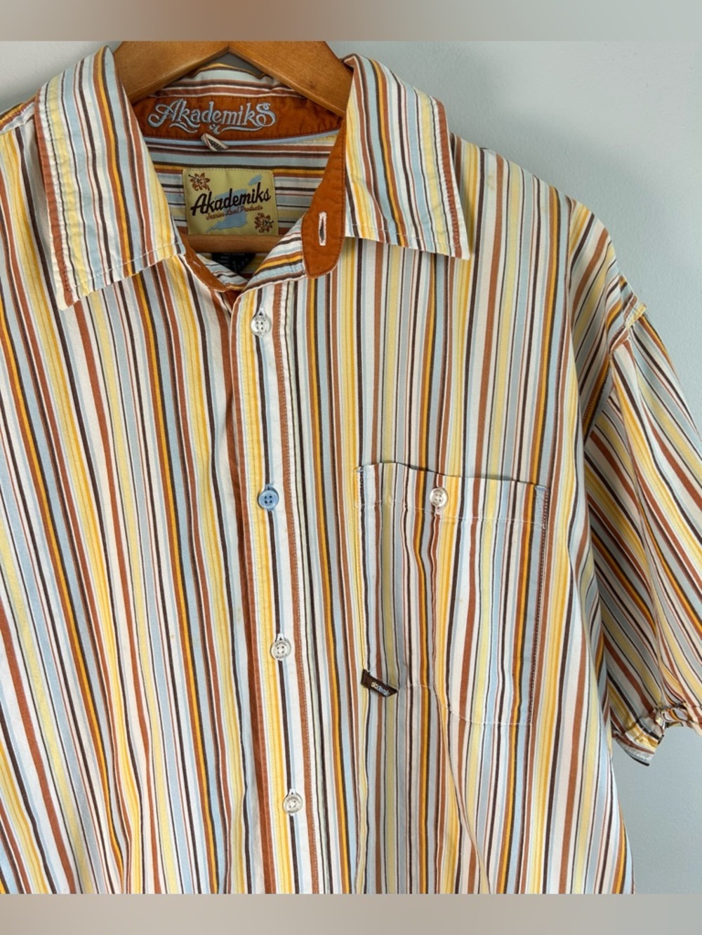 Vintage Akademiks Mens Button Down Shirt Sz M Multicolor Vertical Stripes Cotton - Picture 4 of 10